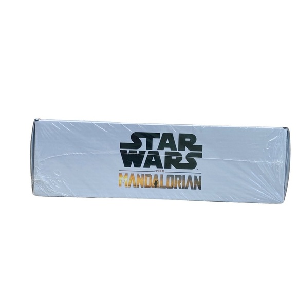 Star Wars NEW The Mandalorian Limited Edition 5 Piece Collectors Box - Picture 6 of 7